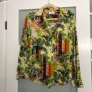 L’Agence classic 100% silk botanical green print blouse. Size Extra Small